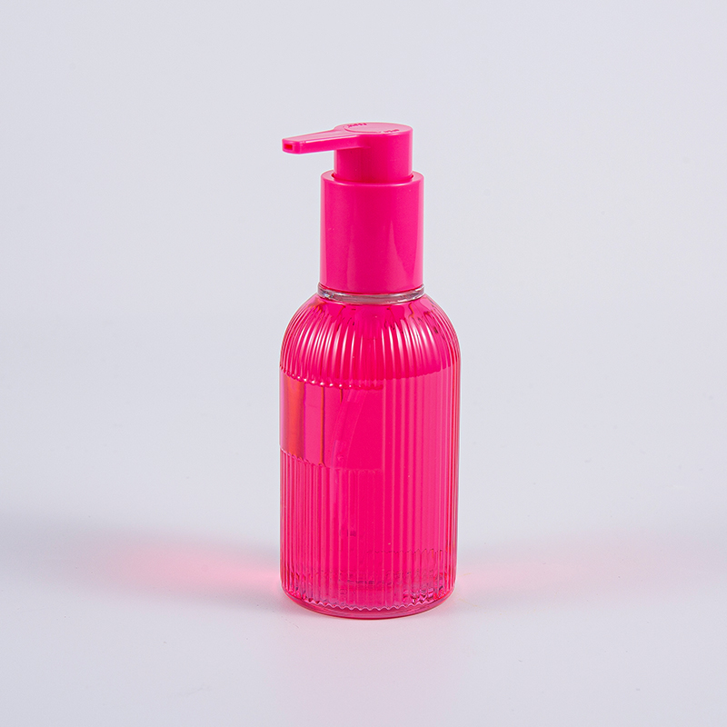 Kestävä kehitys 80 ml PET-muovipullo muovisella voidepumpulla