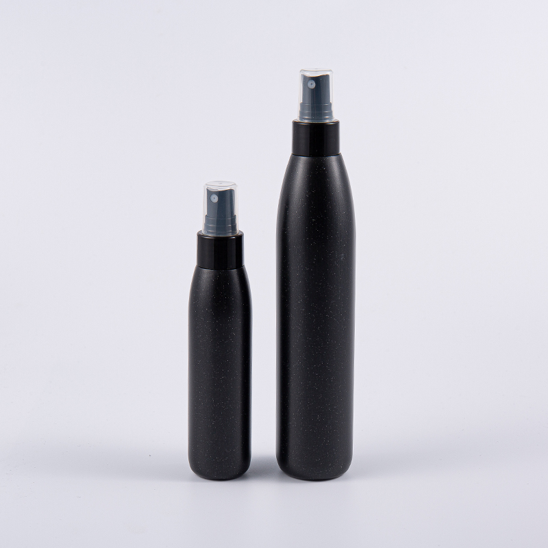 100 ml & 250 ml PE-pullo - musta Pearl Finish -muovisella pumppuannostelijalla