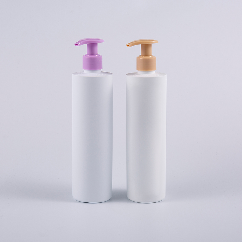 Pyöreän muotoinen 360 ml:n annosteleva puhdistusshampoo, vartalopesupullot